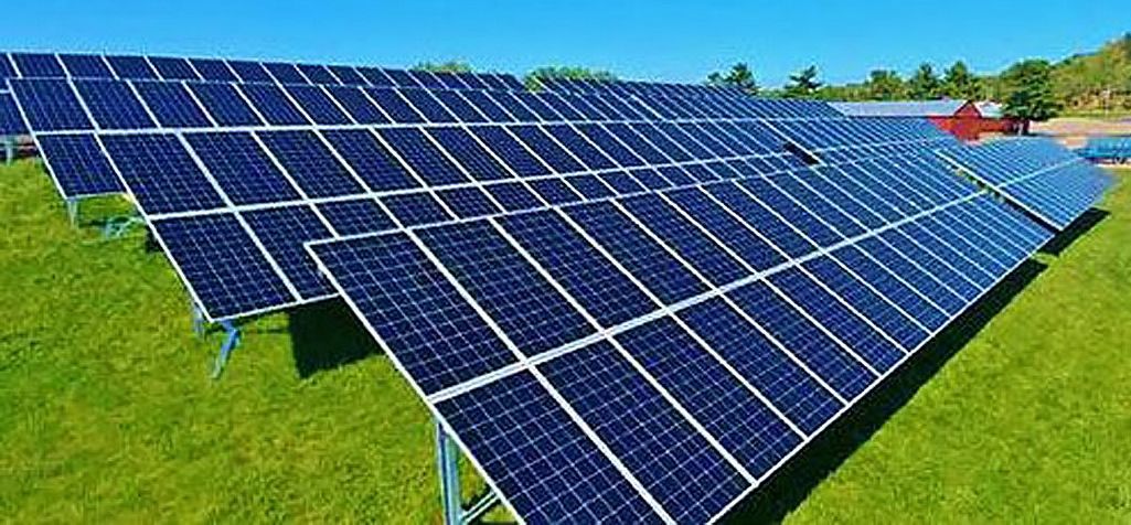 Solar array at Huntsinger Farms